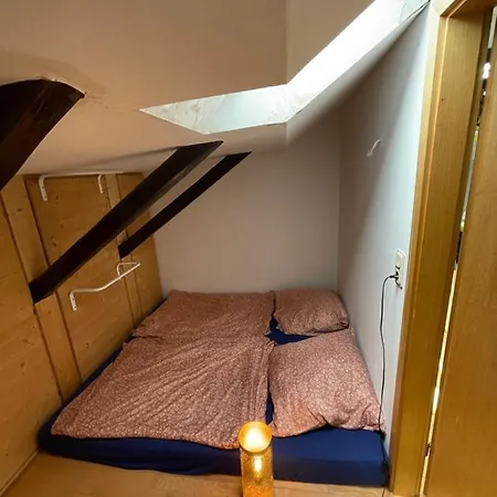 Euleundco Sleepovers Citycenter - Doppelstockbett * Eisenach